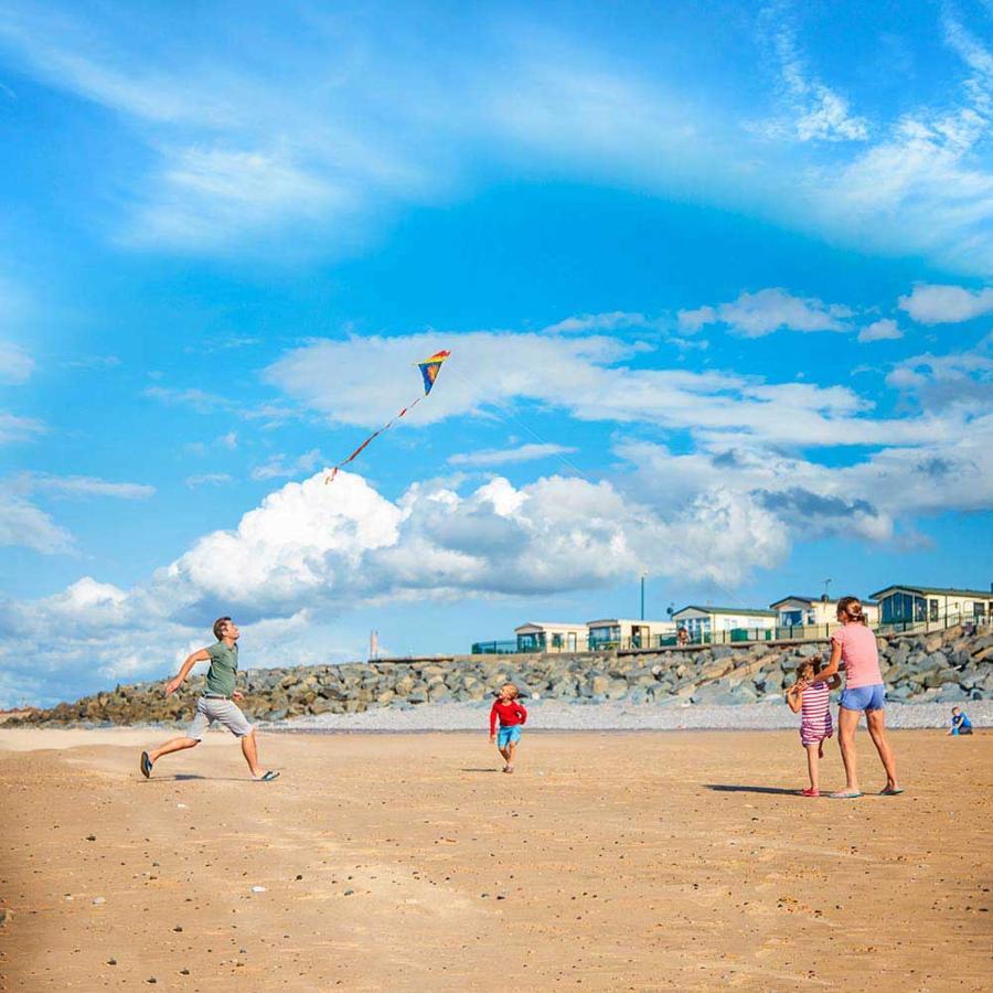 Kinmel Bay Caravan Hire Golden Sands Sea Front מראה חיצוני תמונה