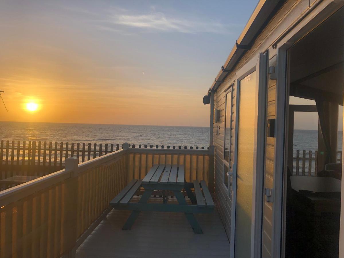 Kinmel Bay Caravan Hire Golden Sands Sea Front מראה חיצוני תמונה