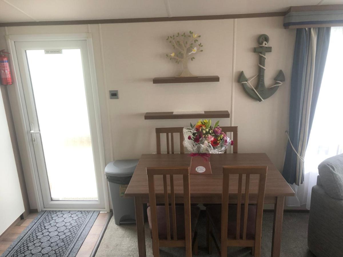 Kinmel Bay Caravan Hire Golden Sands Sea Front מראה חיצוני תמונה