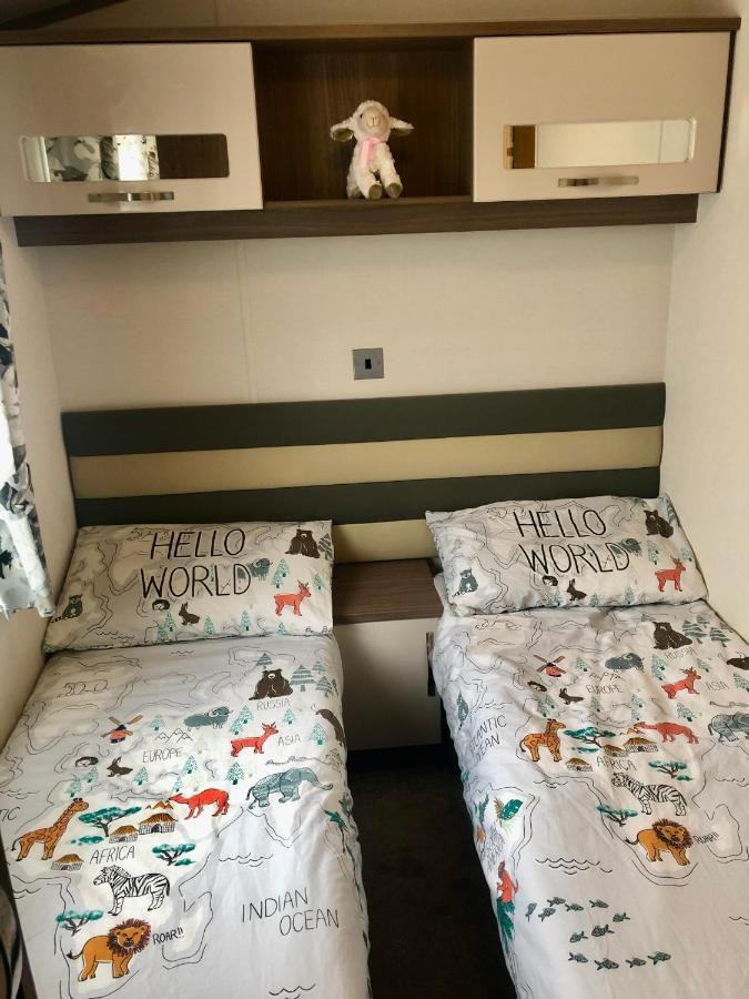Kinmel Bay Caravan Hire Golden Sands Sea Front מראה חיצוני תמונה